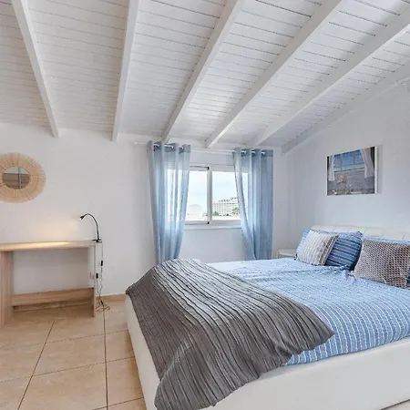 Sea View Penthouse Eden - Apartment