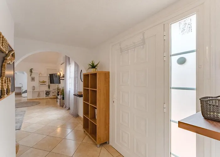 Sea View Penthouse Eden - *