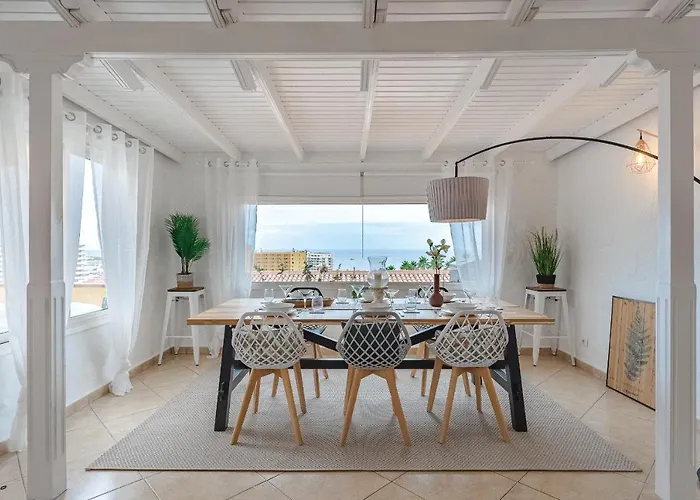 Sea View Penthouse Eden - アパート アデヘ